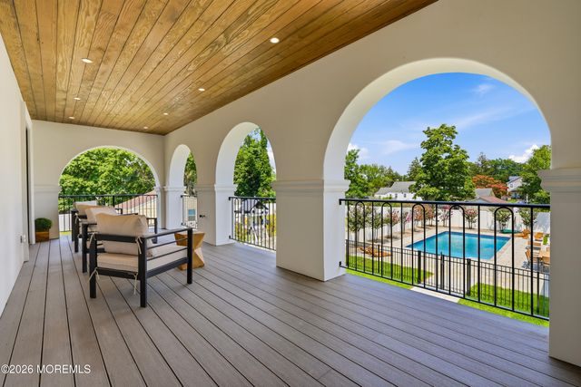 13 Johnston Street, Oakhurst, NJ 07755