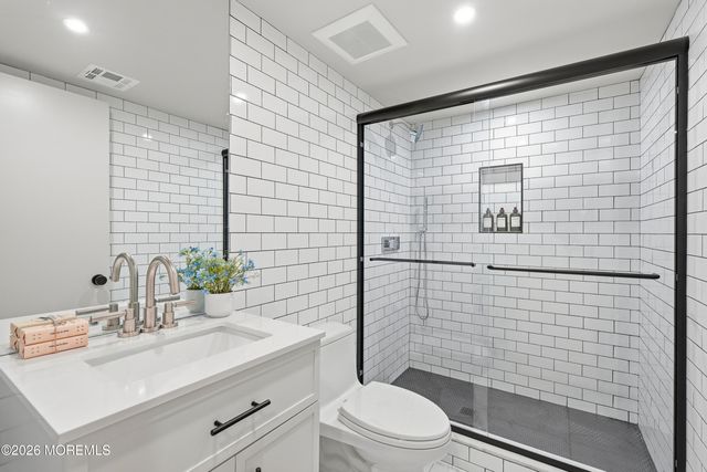 13 Johnston Street, Oakhurst, NJ 07755