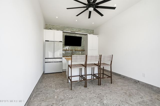 13 Johnston Street, Oakhurst, NJ 07755
