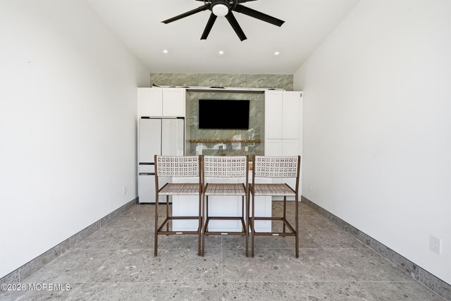13 Johnston Street, Oakhurst, NJ 07755