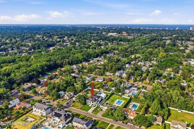 13 Johnston Street, Oakhurst, NJ 07755