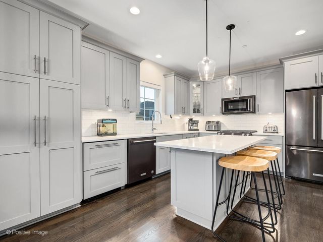 14277 Lacey Drive, Lemont, IL 60439