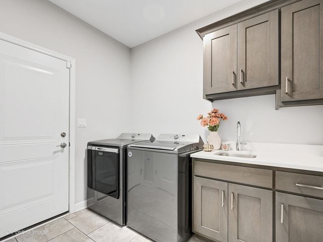 14277 Lacey Drive, Lemont, IL 60439