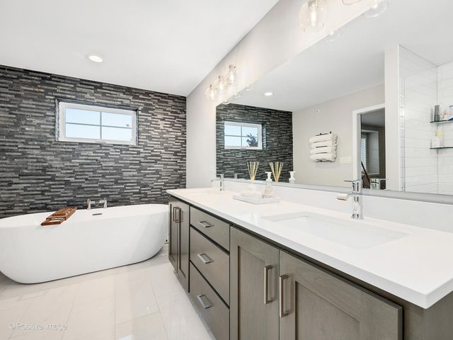 14277 Lacey Drive, Lemont, IL 60439