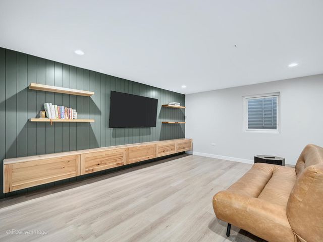 14277 Lacey Drive, Lemont, IL 60439