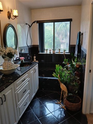 1022 NW 105th Avenue D119, Plantation, FL 33322