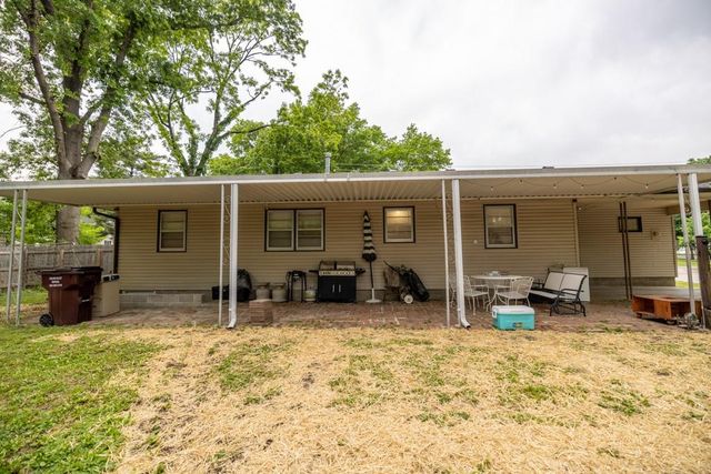 514 E Green Street, Clinton, MO 64735