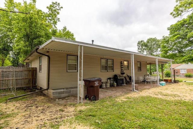 514 E Green Street, Clinton, MO 64735