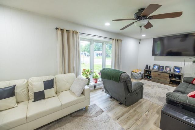 514 E Green Street, Clinton, MO 64735