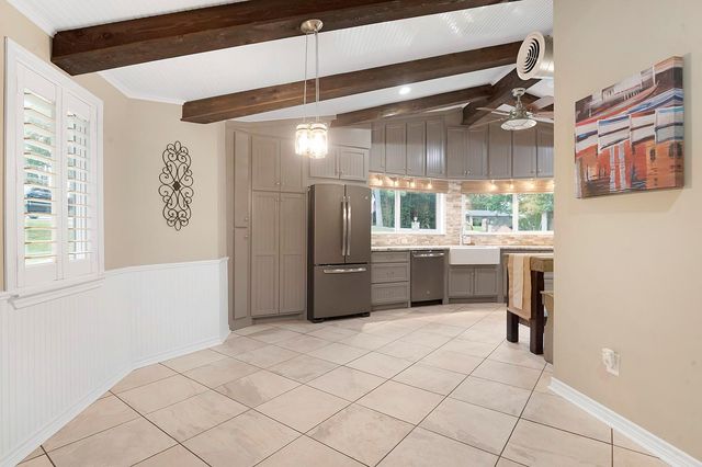 671 Lakeshore Drive, Brookeland, TX 75931