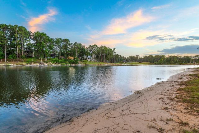 671 Lakeshore Drive, Brookeland, TX 75931