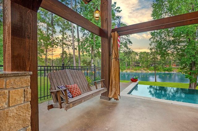 671 Lakeshore Drive, Brookeland, TX 75931