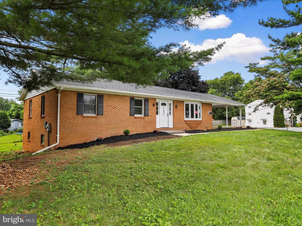 17937 LEONA AVE, Maugansville, MD 21767