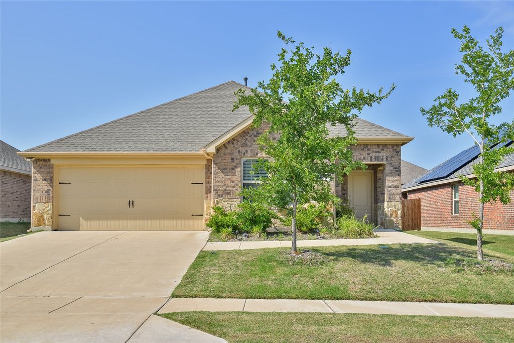 604 Calm Springs Drive, Princeton, TX 75407