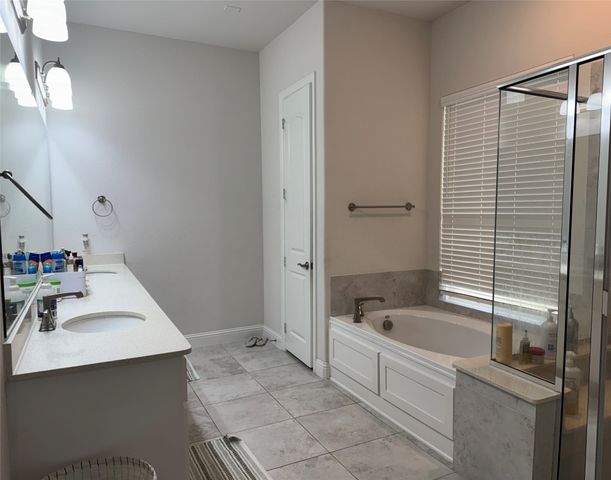 12569 Royal Oaks Lane, Farmers Branch, TX 75234