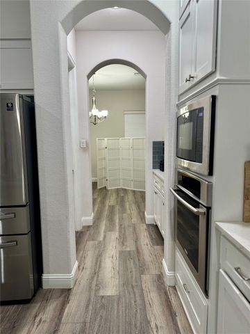 12569 Royal Oaks Lane, Farmers Branch, TX 75234