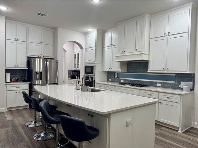 12569 Royal Oaks Lane, Farmers Branch, TX 75234