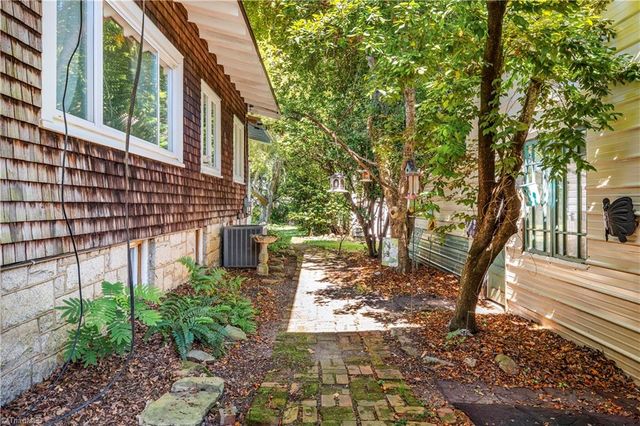 637 Stokesburg Road, Walnut Cove, NC 27052