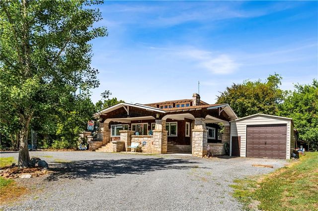637 Stokesburg Road, Walnut Cove, NC 27052