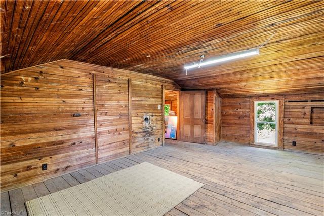 637 Stokesburg Road, Walnut Cove, NC 27052