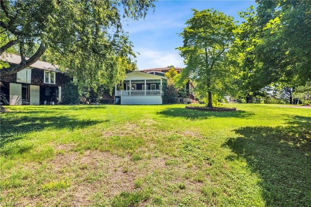 637 Stokesburg Road, Walnut Cove, NC 27052
