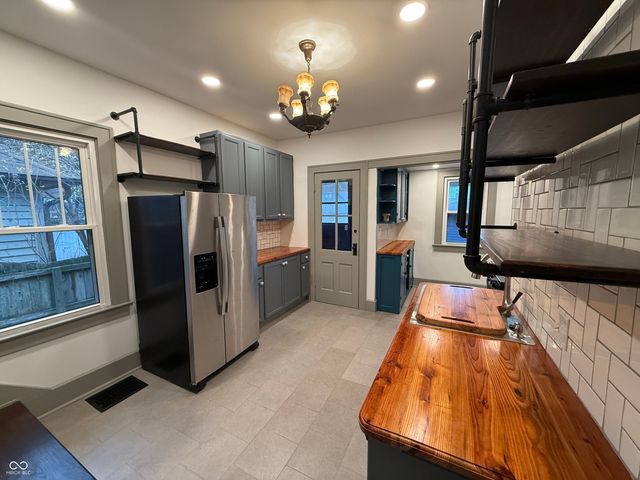 618 N Bosart Avenue, Indianapolis, IN 46201