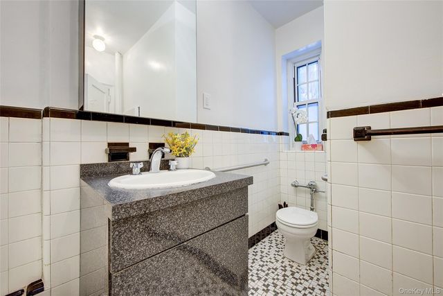 35-24 78th Street A48, Jackson Heights, NY 11372