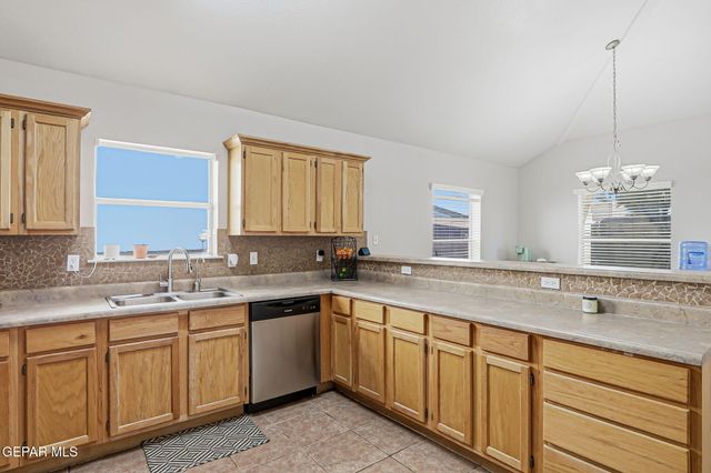 3828 Tierra Aurora Drive, El Paso, TX 79938