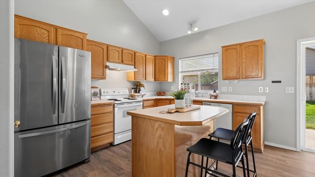 406 Hampton Ln, Cheney, WA 99004