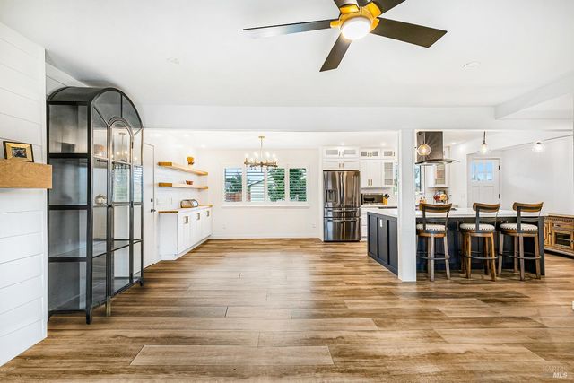 2001 Willow Dr, Petaluma, CA 94954