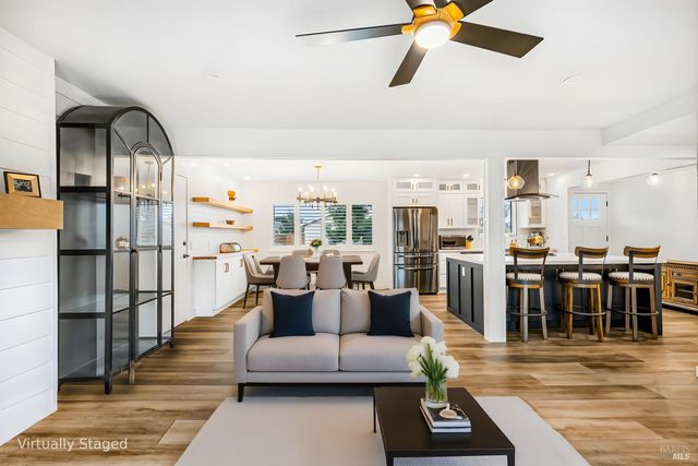 2001 Willow Dr, Petaluma, CA 94954