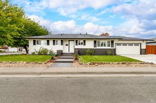 2001 Willow Dr, Petaluma, CA 94954