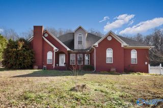 411 N Seneca Drive, Trinity, AL 35673