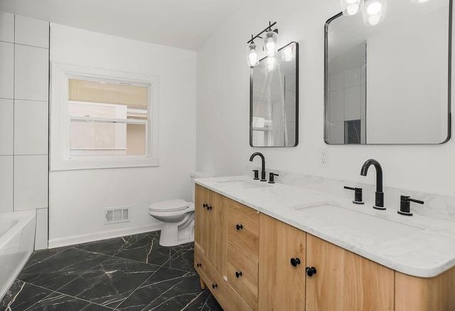 3128 SW Summit Trafficway, Kansas City, MO 64111