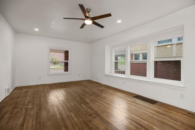 3128 SW Summit Trafficway, Kansas City, MO 64111