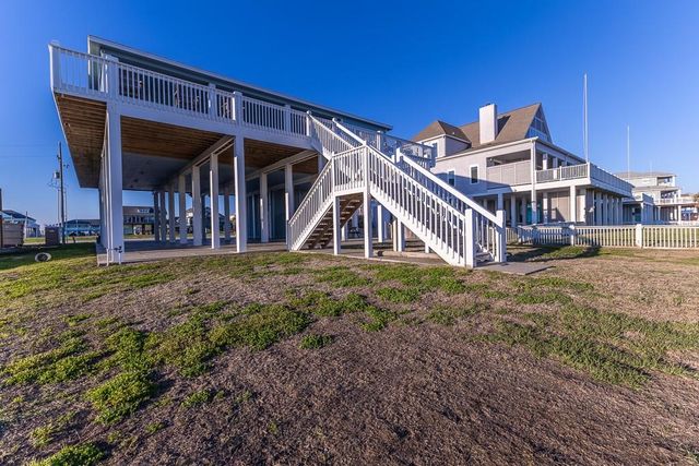 3026 Copacabana Drive, Crystal Beach, TX 77650