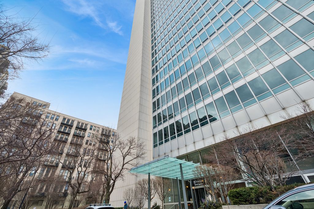 500 W SUPERIOR Street 1108, Chicago, IL 60654