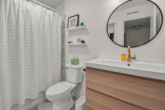 2421 Abbington Drive 30, Grand Rapids, MI 49506