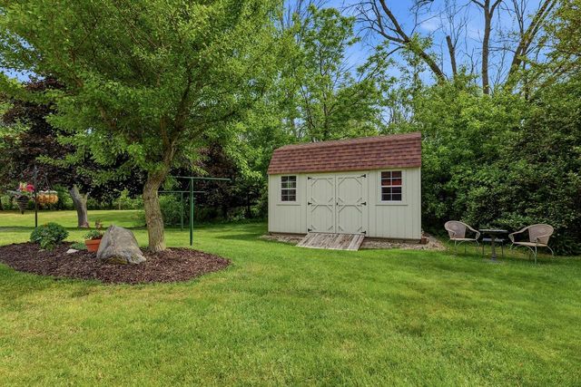 2541 Valley DRIVE, Manitowoc, WI 54220
