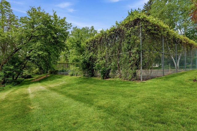 2541 Valley DRIVE, Manitowoc, WI 54220
