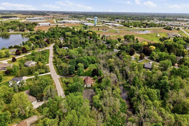 2541 Valley DRIVE, Manitowoc, WI 54220