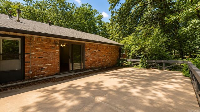 1111 Edgehill Drive, Benton, AR 72015