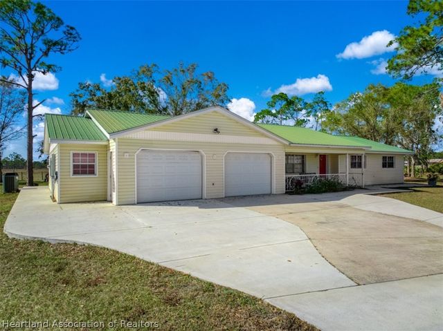 948 S Riverdale Road, Avon Park, FL 33825