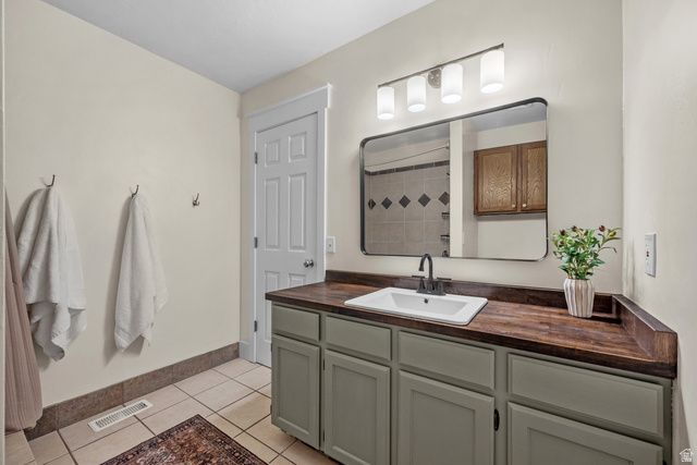 212 S GLEN DR, Farmington, UT 84025