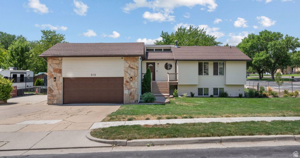 212 S GLEN DR, Farmington, UT 84025
