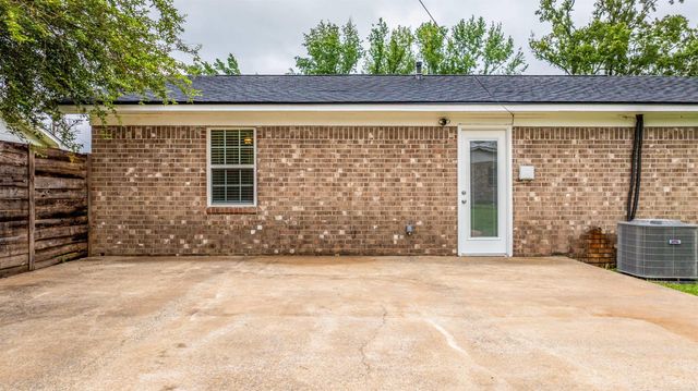1204 Eastview Drive, Jacksonville, AR 72076