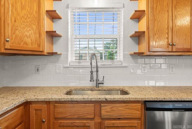 1204 Eastview Drive, Jacksonville, AR 72076