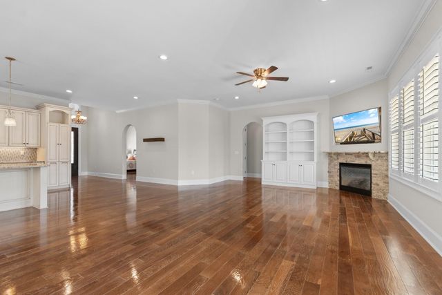 2117 Via Palma Dr., North Myrtle Beach, SC 29582