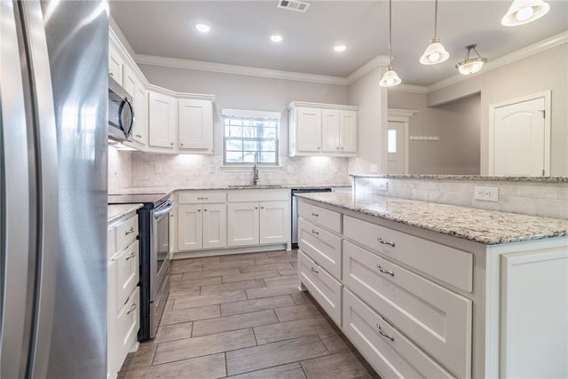 58 Headley Drive, Bella Vista, AR 72714