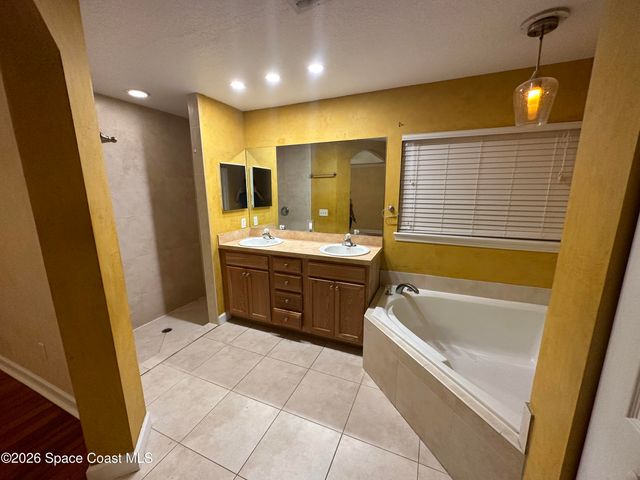 8075 104th Avenue, Vero Beach, FL 32967